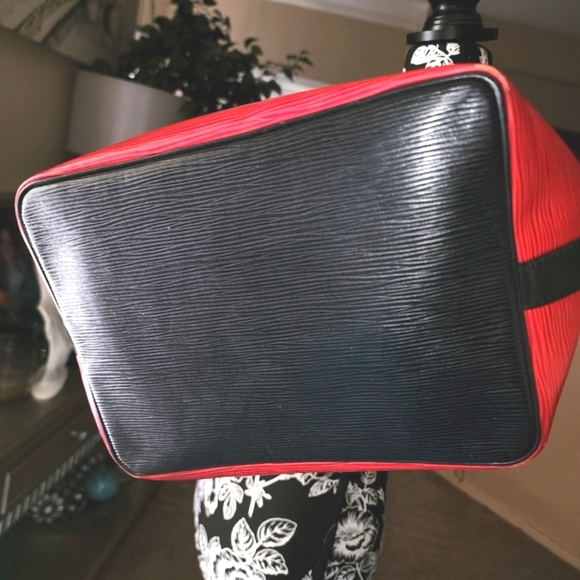 Louis Vuitton Noe Bucket Bag ❤️🖤 - Picture 15 of 16